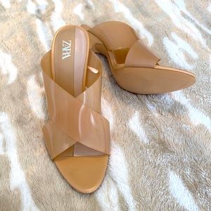 Zara shoes with vinyl straps and tan color.